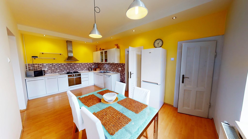 STAROMESTSKÝ 2-IZBOVÝ BYT S BALKÓNOM, 87m2, ŽILINA