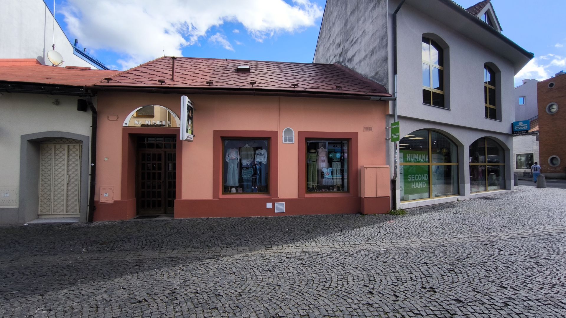 RODINNÝ DOM PRIAMO V CENTRE MESTA, PODLAHOVÁ PLOCHA 248m2, ŽILINA