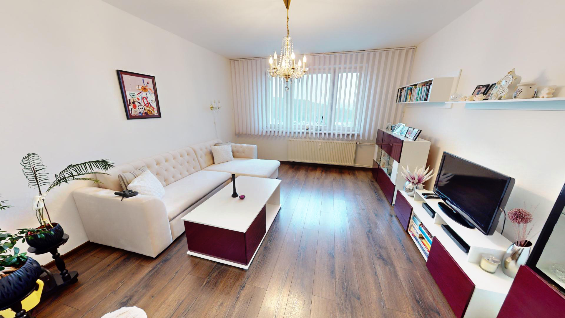 KOMPLETNE ZREKONŠTRUOVANÝ 3-IZBOVÝ BYT, 71m2, ČADCA  - KÝČERKA