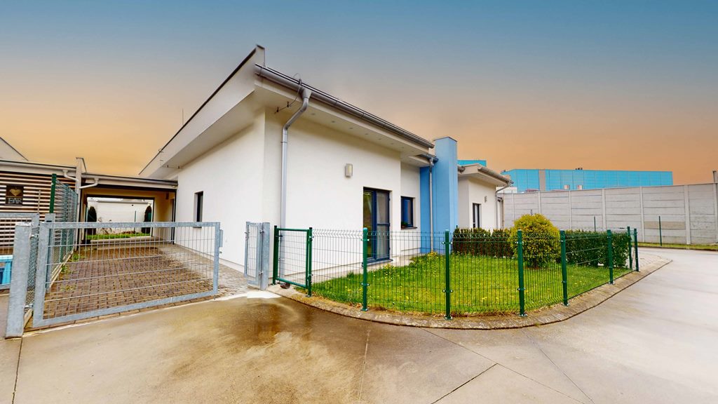 4-IZBOVÝ BUNGALOV, DVE KÚPEĽNE, PARKOVANIE PRE 3 AUTÁ, ŽILINA - SOLINKY