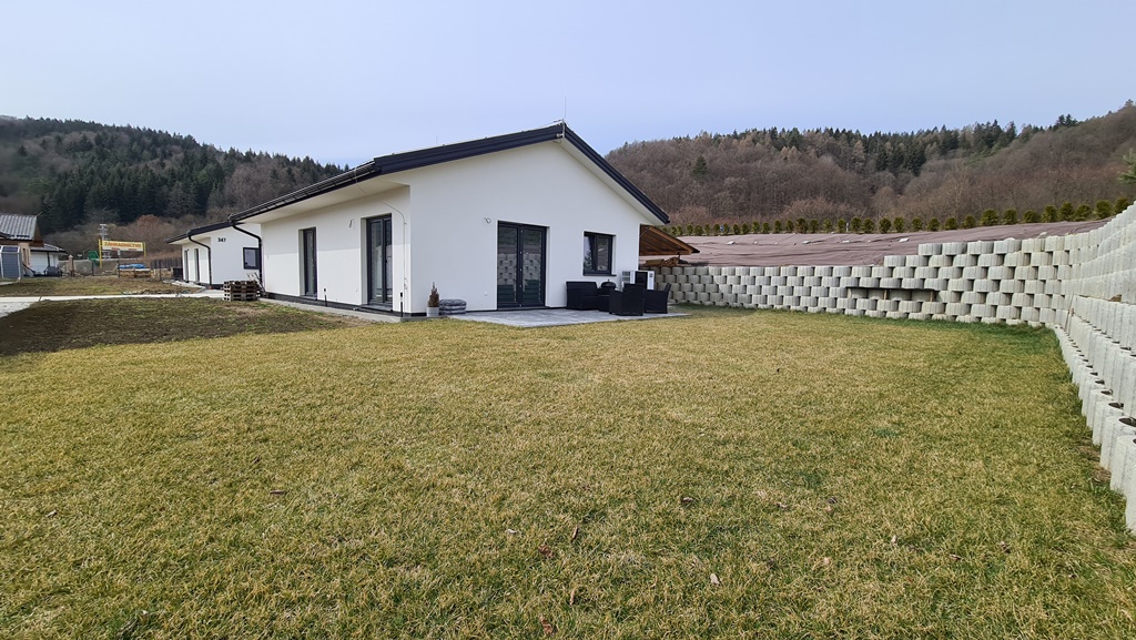 BUNGALOW 4+KK SVEDERNÍK - LIPOVÁ ALEJ