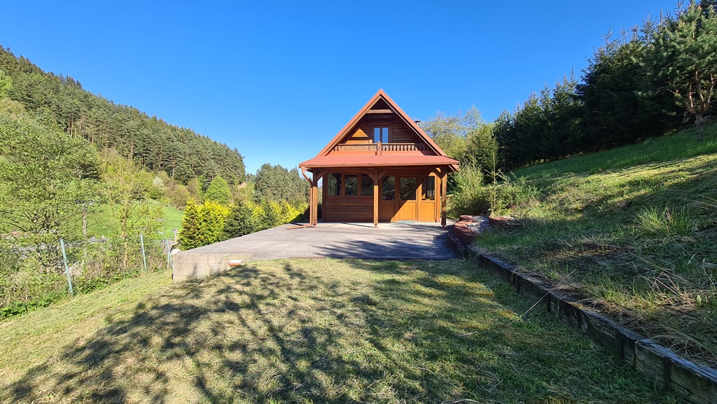 NOVÁ CHATA V TICHOM PROSTREDÍ, POZEMOK 2551m2, PETROVICE - SETECHOV