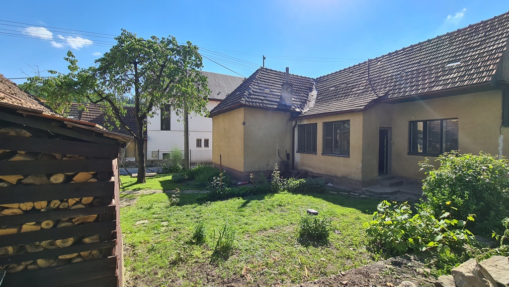 RODINNÝ DOM IBA 6 MIN. OD CENTRA, POZEMOK 407m2, ŽILINA - POVAŽSKÝ CHLMEC