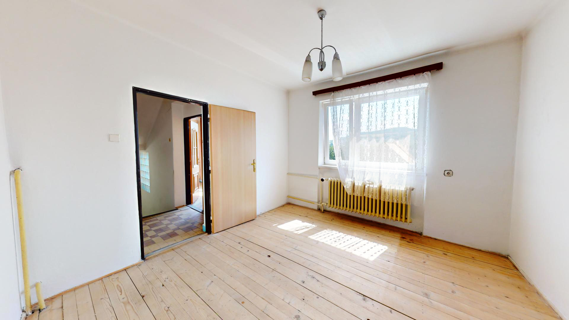 3-PODLAŽNÝ DOM, ÚŽITKOVÁ PLOCHA 243m2, ŽILINA - POVAŽSKÝ CHLMEC