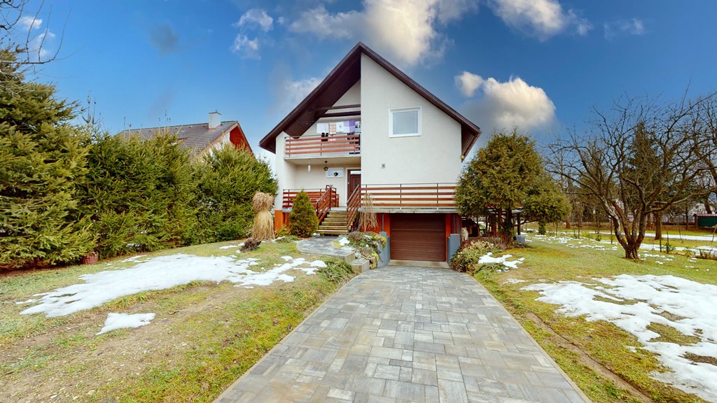 5-IZBOVÝ TEHLOVÝ DOM, POZEMOK 1305m2, TEPLIČKA NAD VÁHOM