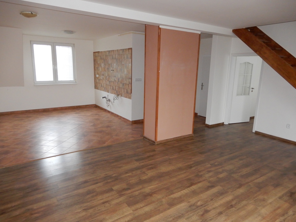 HOME STAGING