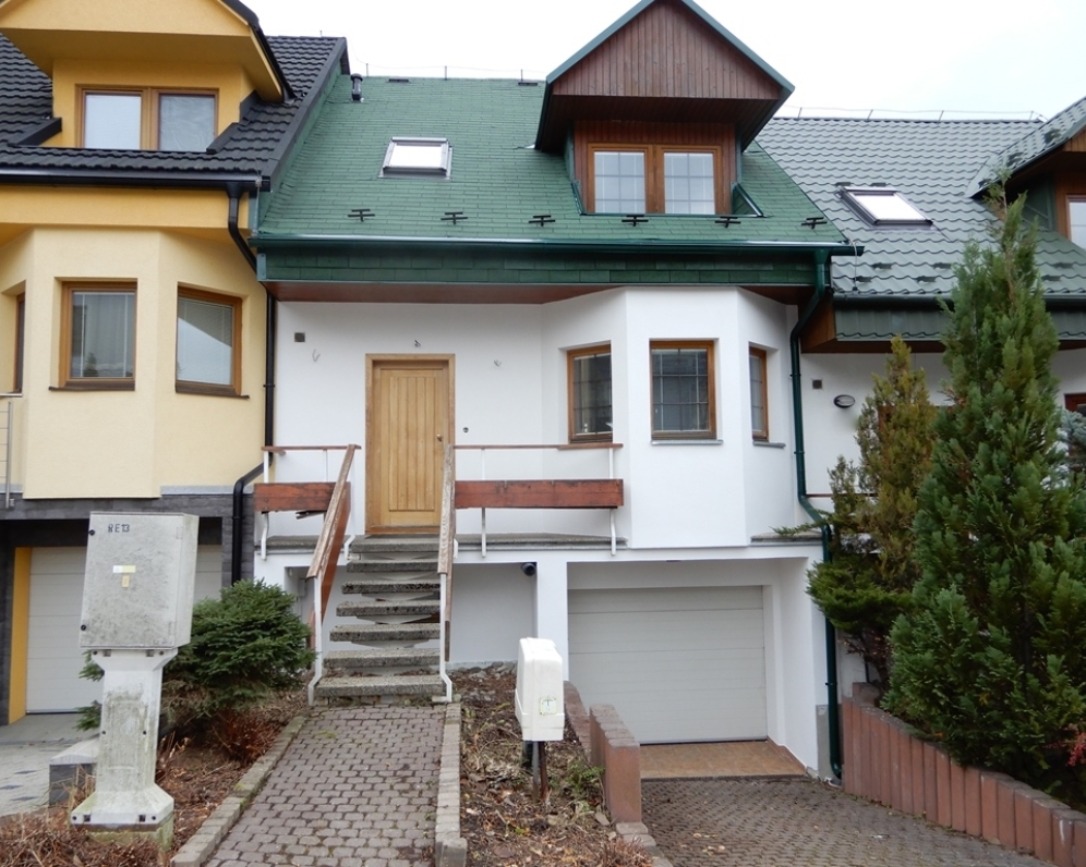 4-IZBOVÝ RODINNÝ DOM V RADOVEJ ZÁSTAVBE, ŽILINA - BUDATÍN