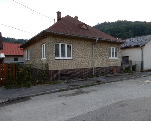 RODINNÝ DOM ŽILINA - STRÁŽOV