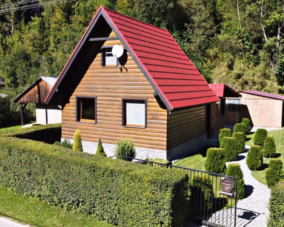 CHATA TERCHOVÁ - ŠÍPKOVÁ, POZEMOK 295m2