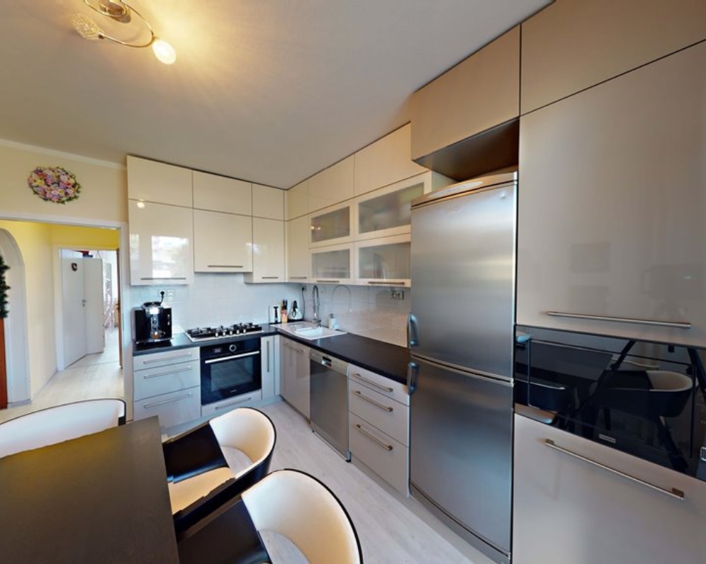 ZREKONŠTRUOVANÝ 4-IZBOVÝ BYT S LOGGIOU, 84m2, ŽILINA - SOLINKY