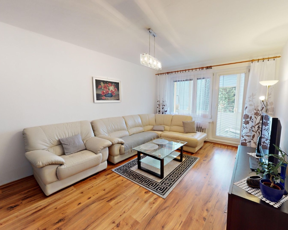 3-IZBOVÝ BYT S LOGGIOU, 72m2, ČADCA  - ŽAREC
