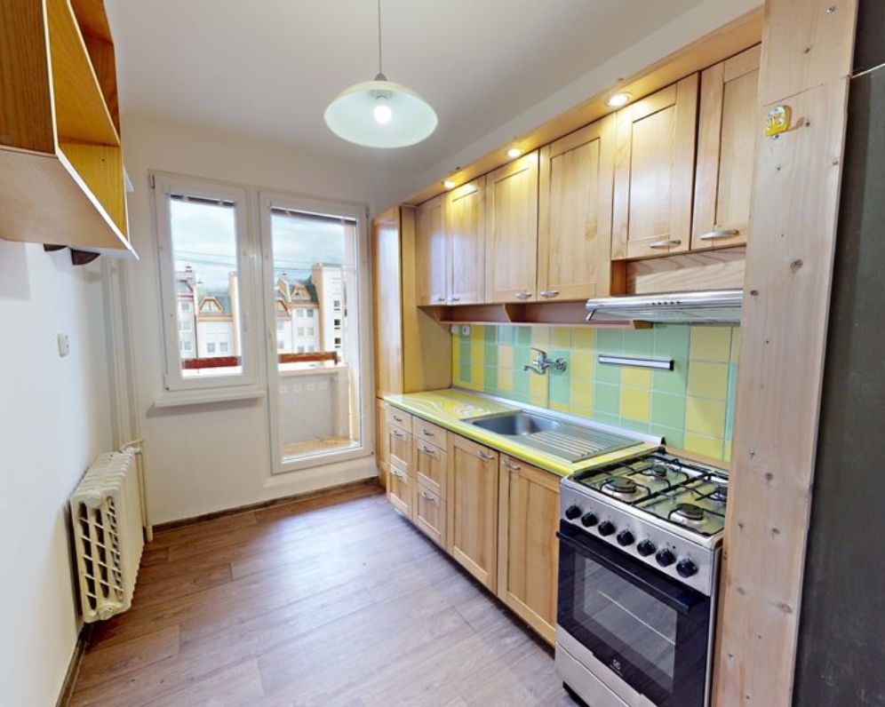 ZREKONŠTRUOVANÝ 2-IZBOVÝ BYT S LOGGIOU, 49m2, ŽILINA - HÁJIK