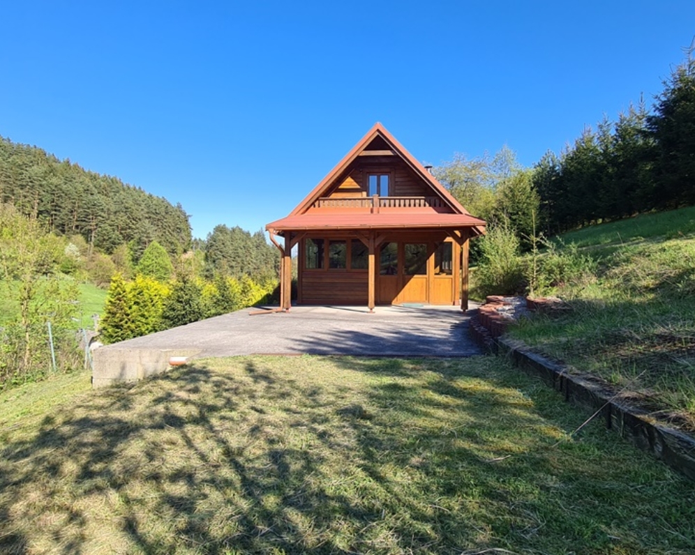 NOVÁ CHATA V TICHOM PROSTREDÍ, POZEMOK 2551m2, PETROVICE - SETECHOV