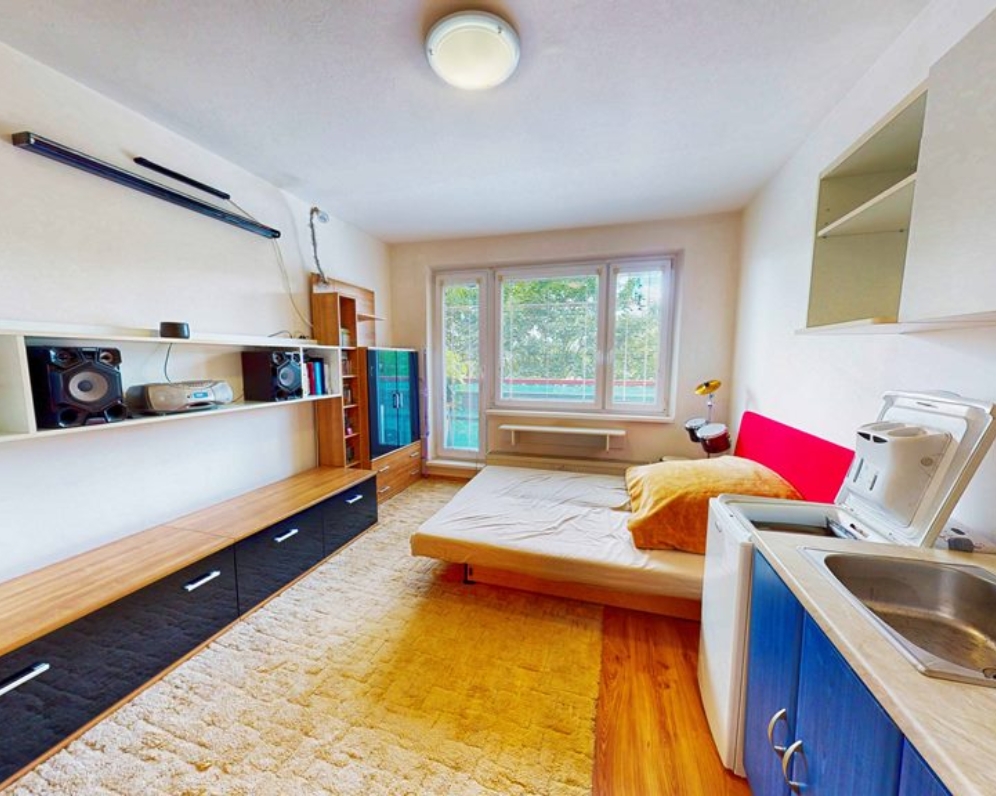 ZREKONŠTRUOVANÁ GARSÓNKA S BALKÓNOM, 20m2, ŽILINA - HLINY VI.