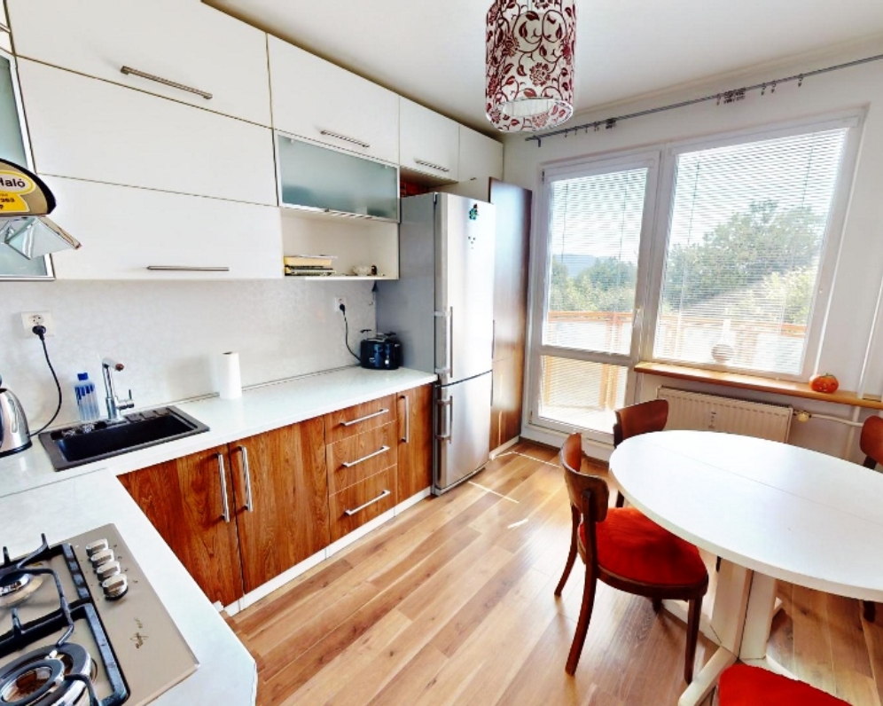 2-IZBOVÝ BYT S LOGGIOU, KRÁSNY VÝHĽAD, 53m2, ŽILINA - HÁJIK
