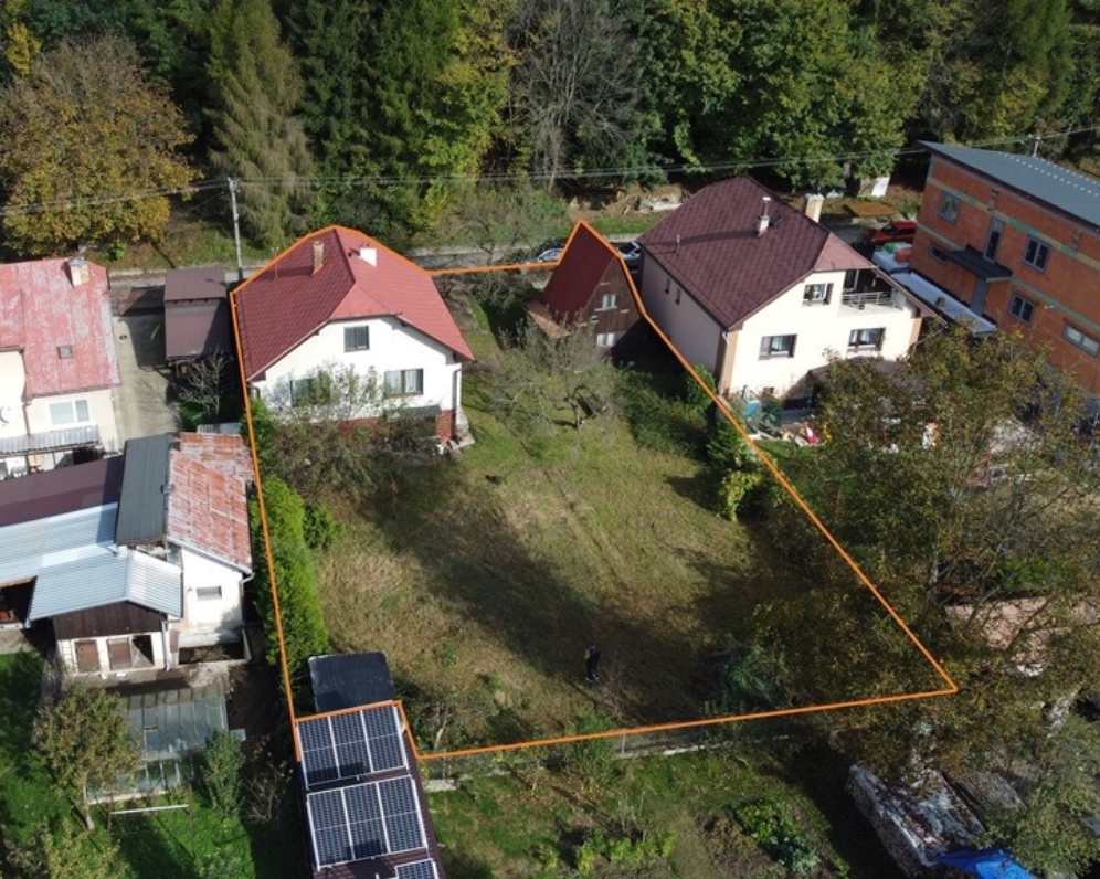 RODINNÝ DOM S POTENCIÁLOM, POZEMKOM 836m2, TEPLIČKA NAD VÁHOM