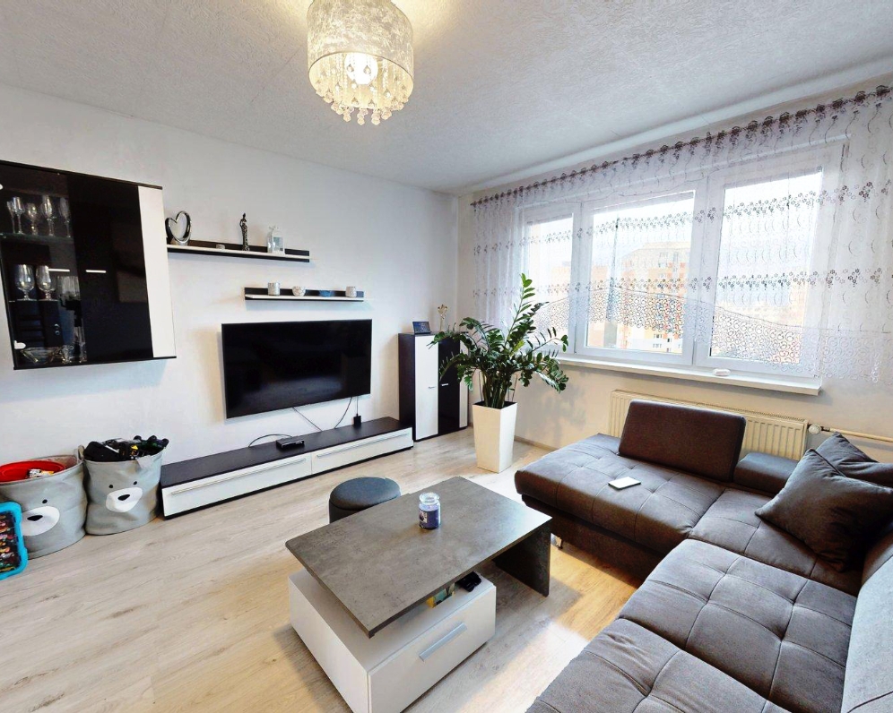 2-IZBOVÝ BYT S LOGGIOU, ŽILINA - SOLINKY